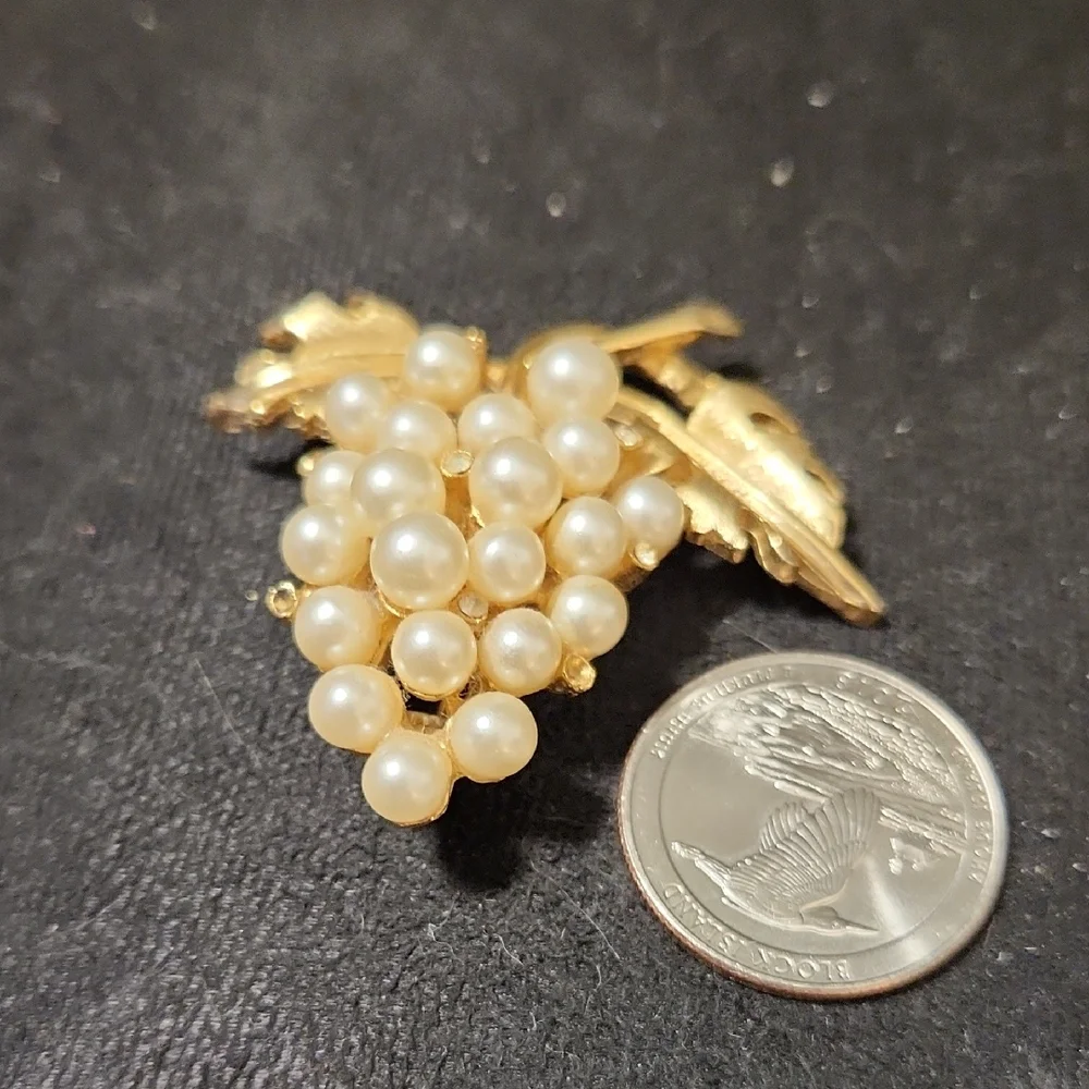 Vintage Gold and Cream Pearl Brooch - Picture 5 of 5